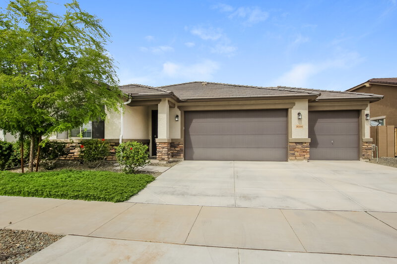 2,590/Mo, 16106 W Desert Hills Dr Surprise, AZ 85379 External View