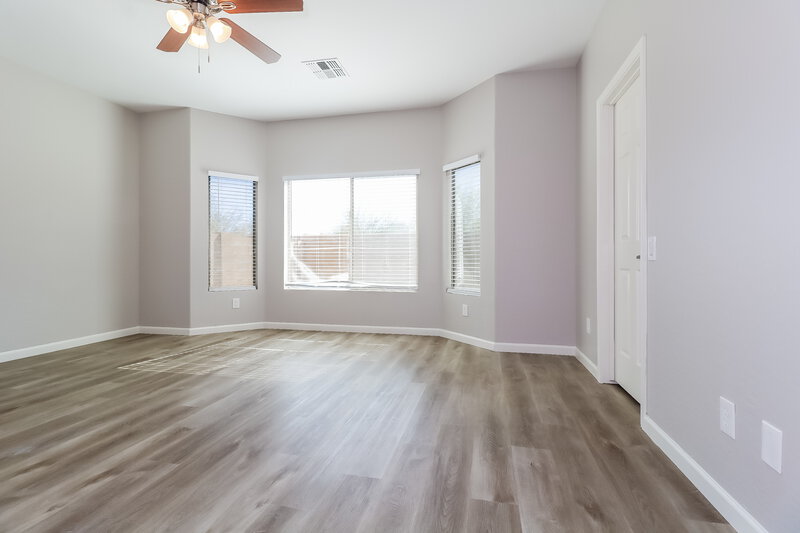 2,220/Mo, 5433 W Maldonado Rd Laveen, AZ 85339 Main Bedroom View