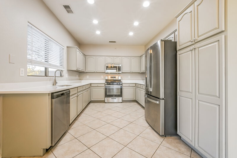 2,630/Mo, 5405 S 55th Ave Laveen, AZ 85339 Kitchen View