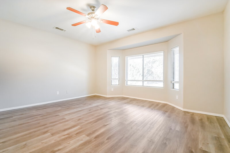 2,630/Mo, 5405 S 55th Ave Laveen, AZ 85339 Main Bedroom View 2