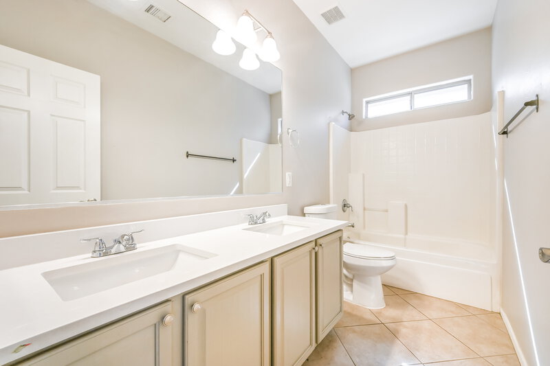 2,630/Mo, 5405 S 55th Ave Laveen, AZ 85339 Bathroom View