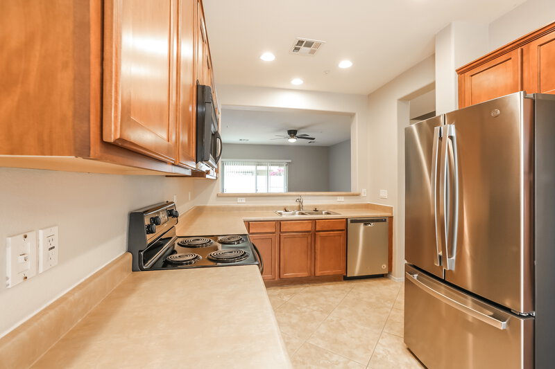 2,570/Mo, 1575 E Elgin St Gilbert, AZ 85295 Kitchen View