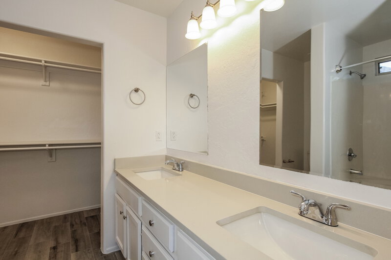 2,535/Mo, 8729 E Kiva Ave Mesa, AZ 85209 Main Bathroom View
