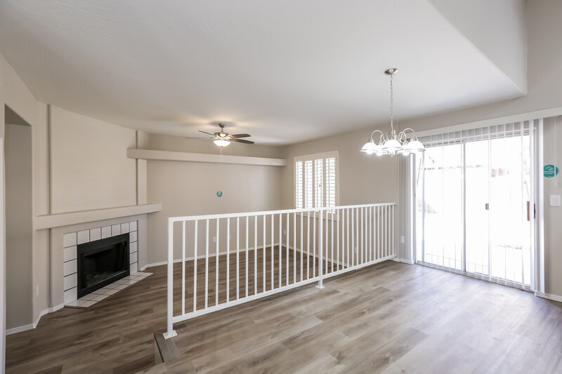 2,315/Mo, 5120 W Saragosa St Chandler, AZ 85226 Living Room View 3