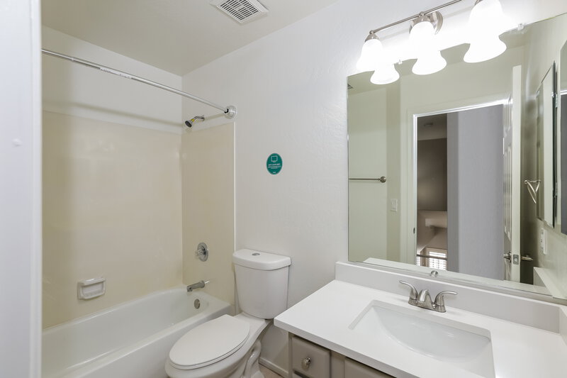 2,315/Mo, 5120 W Saragosa St Chandler, AZ 85226 Bathroom View