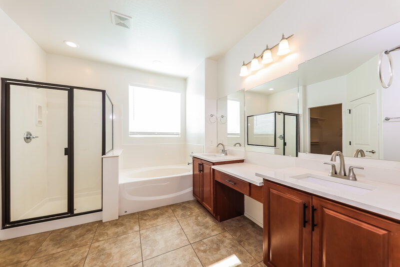 2,430/Mo, 12145 W Patrick Ln Sun City, AZ 85373 Main Bathroom View