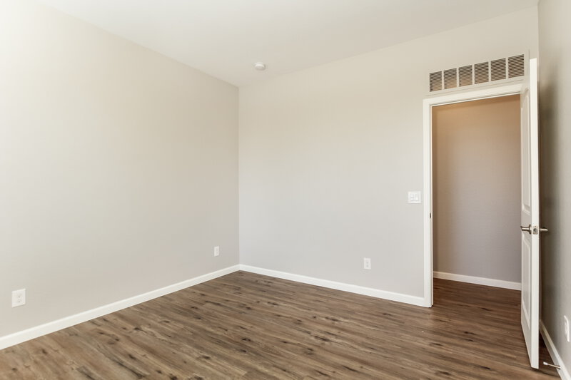 2,350/Mo, 12145 W Patrick Ln Sun City, AZ 85373 Bedroom View 3