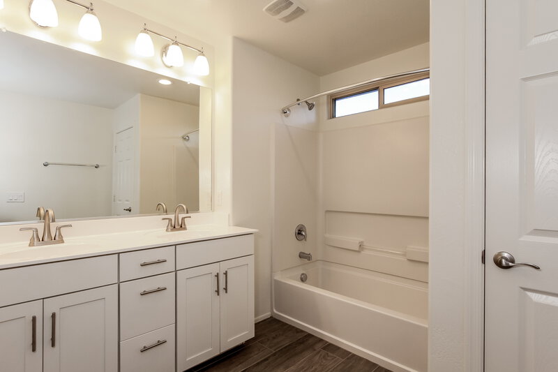 2,475/Mo, 25718 N 122nd Ave Peoria, AZ 85383 Main Bathroom View