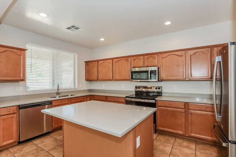2,575/Mo, 3151 S Southwind Dr Gilbert, AZ 85295 Kitchen View