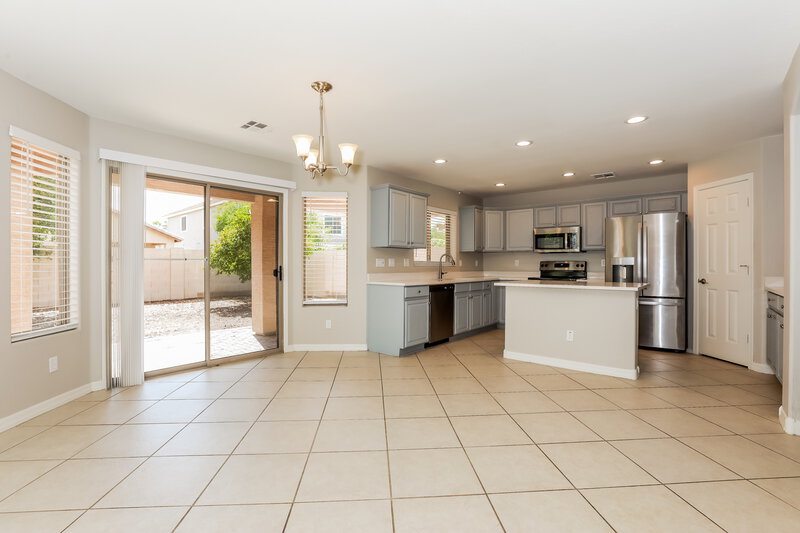 2,570/Mo, 4367 S Mariposa Dr Gilbert, AZ 85297 Dining Room View 2