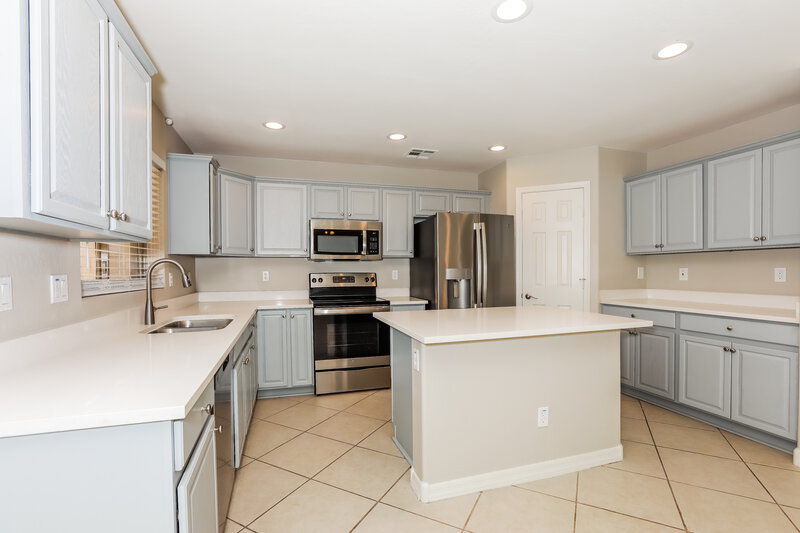 2,570/Mo, 4367 S Mariposa Dr Gilbert, AZ 85297 Kitchen View 2