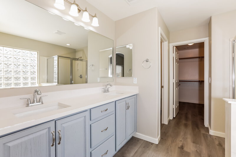 2,570/Mo, 4367 S Mariposa Dr Gilbert, AZ 85297 Main Bathroom View
