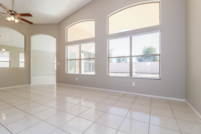 2,170/Mo, 12817 W Vernon Ave Avondale, AZ 85392 Living Room View 2