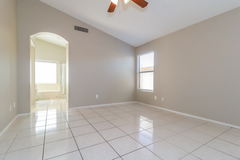 2,170/Mo, 12817 W Vernon Ave Avondale, AZ 85392 Main Bedroom View 2