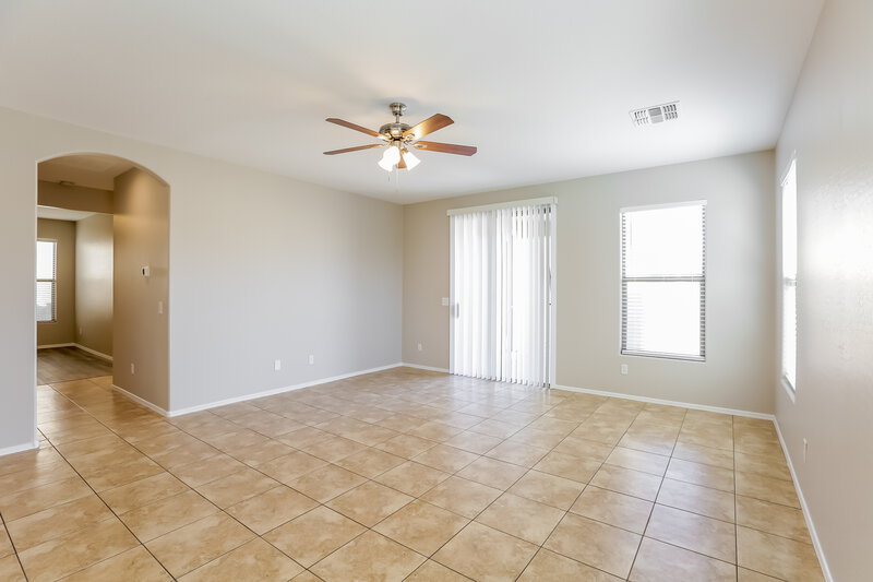2,400/Mo, 6212 S 44th Ave Laveen, AZ 85339 Living Room View