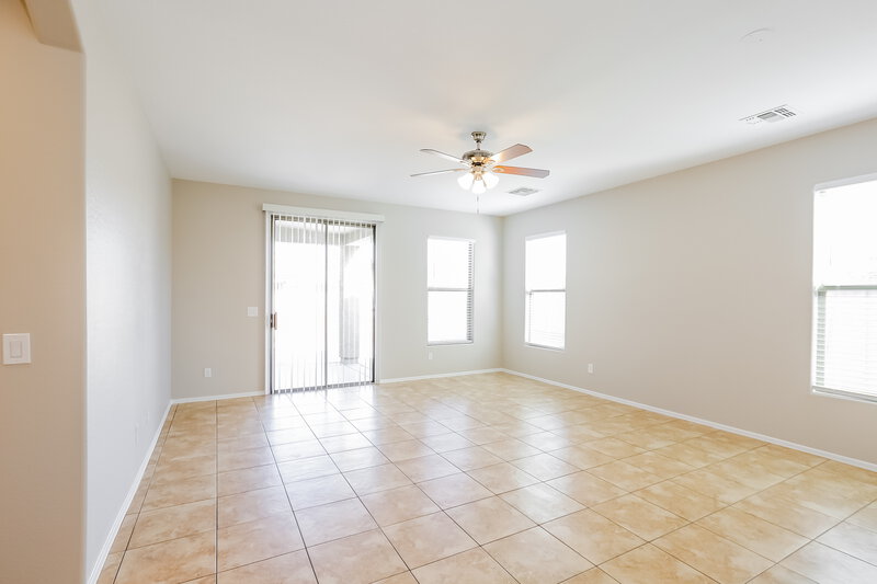 2,400/Mo, 6212 S 44th Ave Laveen, AZ 85339 Living Room View 2