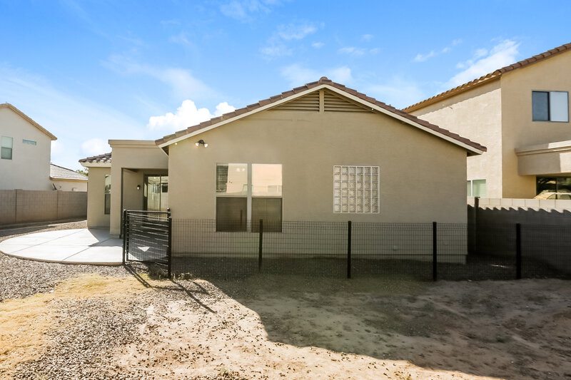 2,400/Mo, 6212 S 44th Ave Laveen, AZ 85339 Rear View