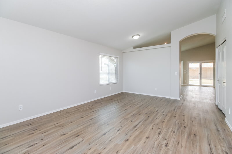2,750/Mo, 6951 E Lomita Ave Mesa, AZ 85209 Living Room View
