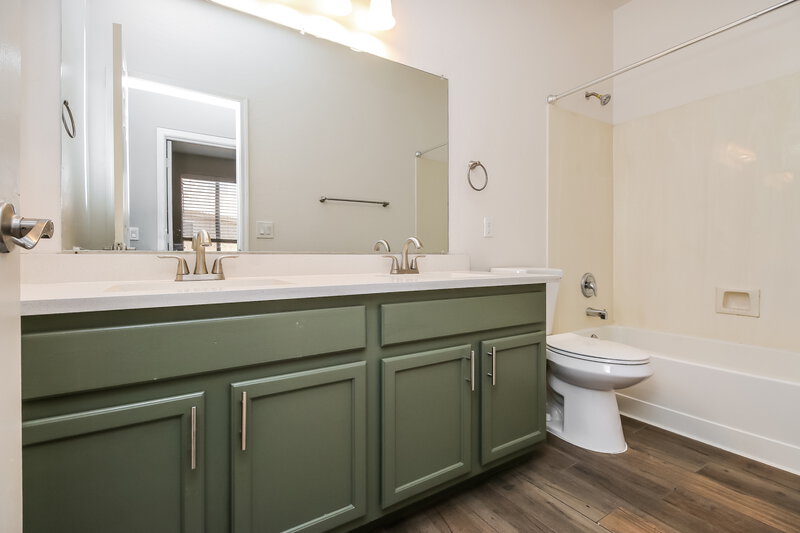 2,550/Mo, 3353 E Santa Fe Ln Gilbert, AZ 85297 Bathroom View
