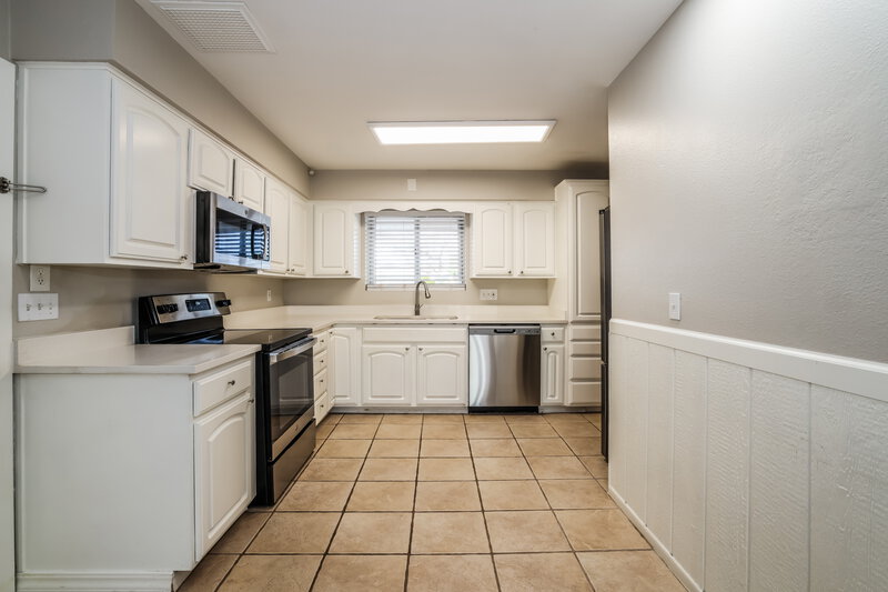 1,995/Mo, 6643 E Decatur St Mesa, AZ 85205 Kitchen View