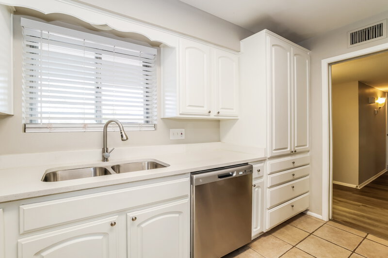 1,995/Mo, 6643 E Decatur St Mesa, AZ 85205 Kitchen View 2