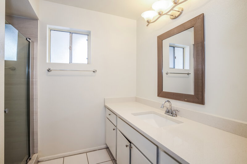 1,995/Mo, 6643 E Decatur St Mesa, AZ 85205 Main Bathroom View