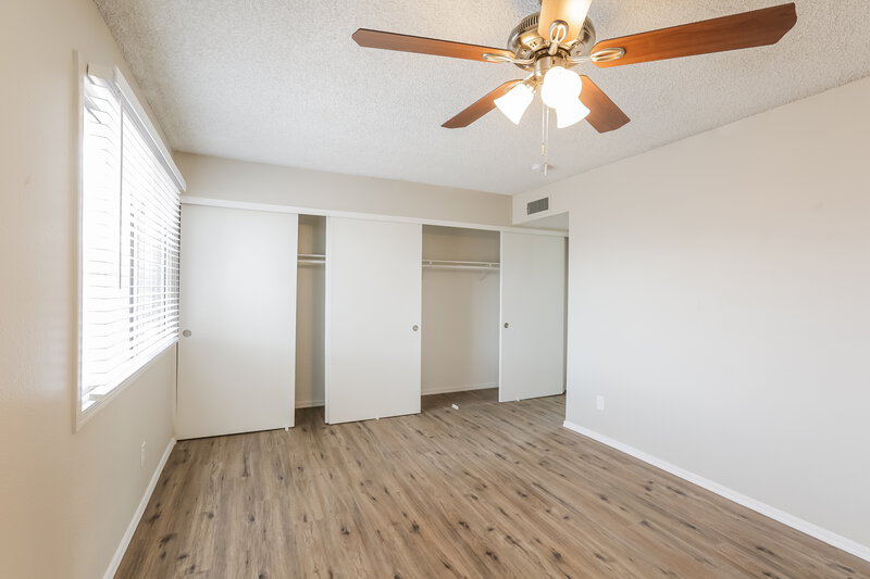 2,125/Mo, 4014 E Apollo Rd Phoenix, AZ 85042 Main Bedroom View