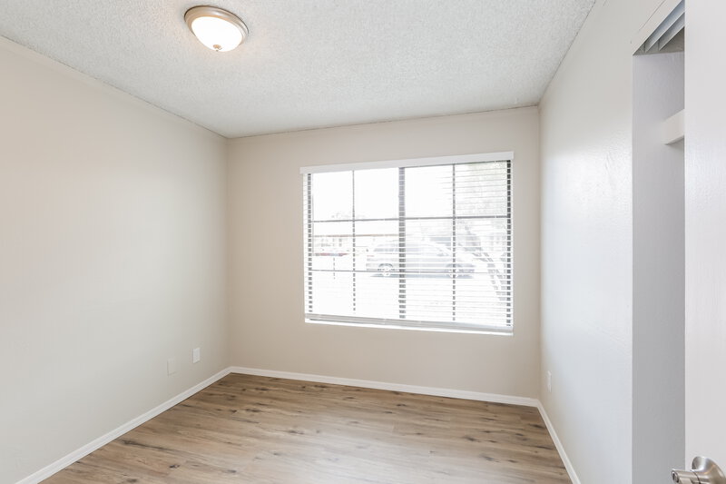2,125/Mo, 4014 E Apollo Rd Phoenix, AZ 85042 Bedroom View