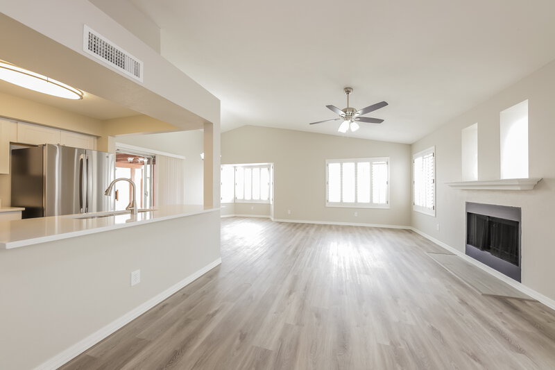 1,770/Mo, 8810 W Grovers Ave Peoria, AZ 85382 Living Room View