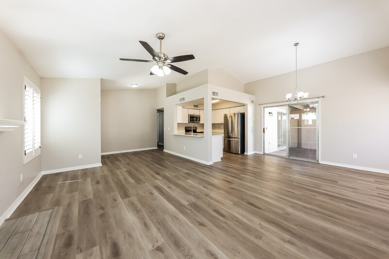 2,015/Mo, 8810 W Grovers Ave Peoria, AZ 85382 Living Room View 2