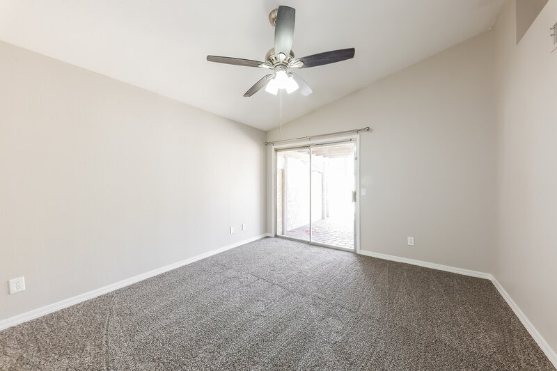 2,015/Mo, 8810 W Grovers Ave Peoria, AZ 85382 Main Bedroom View