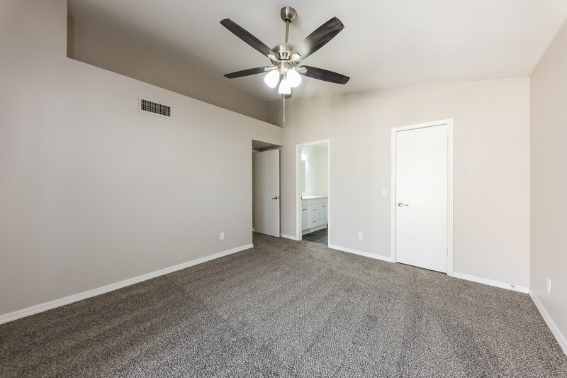 2,015/Mo, 8810 W Grovers Ave Peoria, AZ 85382 Main Bedroom View 2