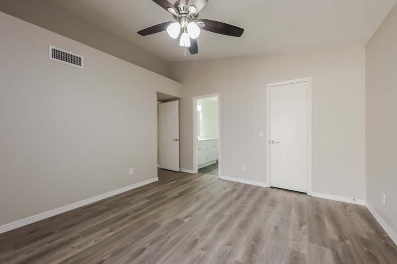 1,770/Mo, 8810 W Grovers Ave Peoria, AZ 85382 Main Bedroom View 2