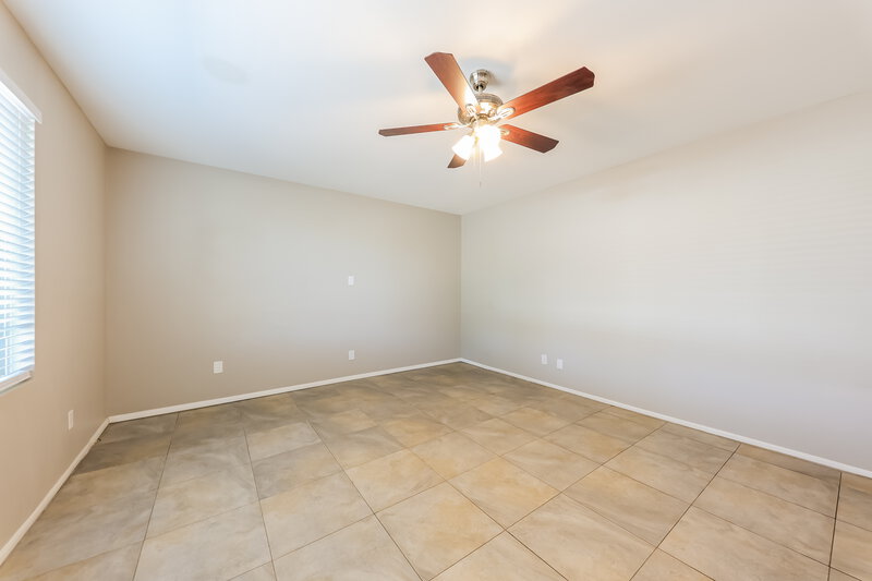 2,295/Mo, 14009 N 42nd Dr Phoenix, AZ 85053 Living Room View