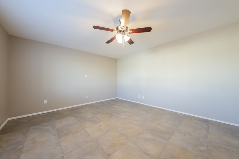 3,200/Mo, 14009 N 42nd Dr Phoenix, AZ 85053 Living Room View 2