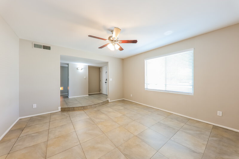 2,295/Mo, 14009 N 42nd Dr Phoenix, AZ 85053 Living Room View 2