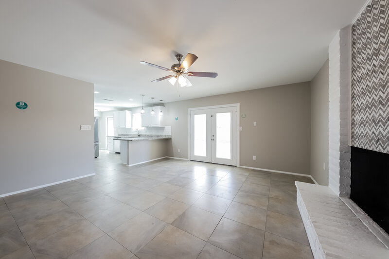 3,200/Mo, 14009 N 42nd Dr Phoenix, AZ 85053 Family Room View