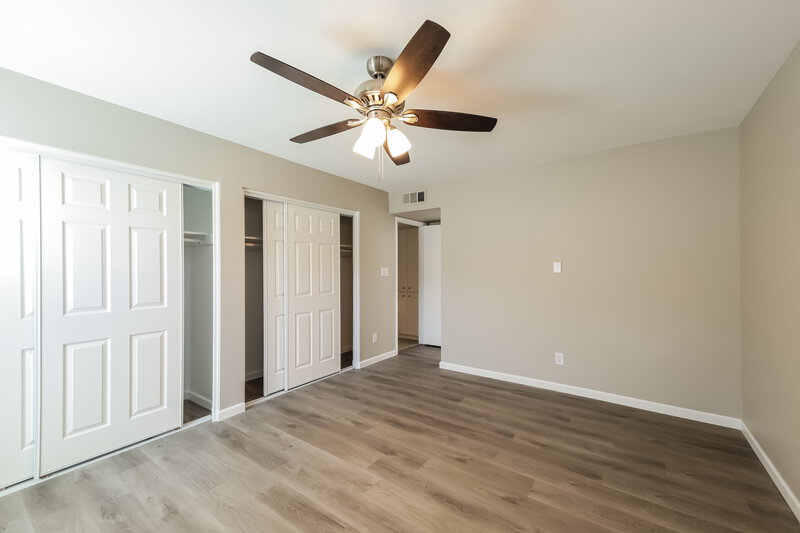 3,200/Mo, 14009 N 42nd Dr Phoenix, AZ 85053 Main Bedroom View 2