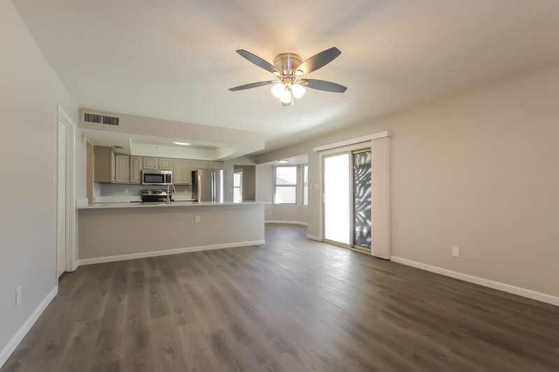 2,335/Mo, 3945 W Meadow Dr Glendale, AZ 85308 Living Room View