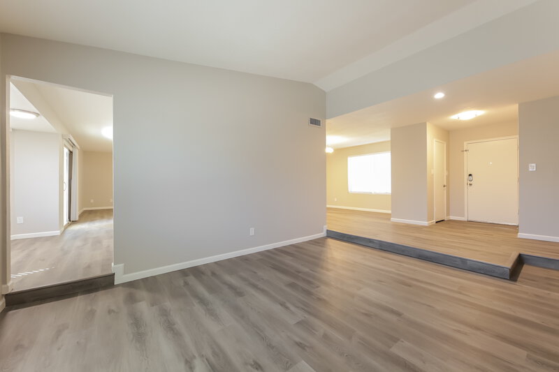 2,335/Mo, 3945 W Meadow Dr Glendale, AZ 85308 Living Room View 3