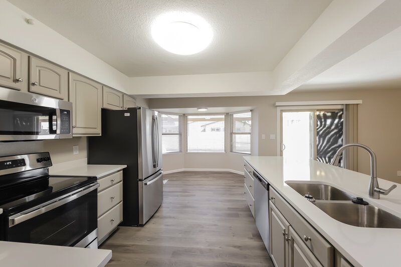 2,335/Mo, 3945 W Meadow Dr Glendale, AZ 85308 Kitchen View