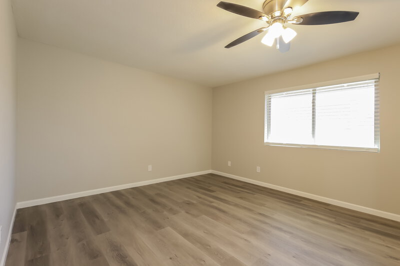 2,335/Mo, 3945 W Meadow Dr Glendale, AZ 85308 Main Bedroom View