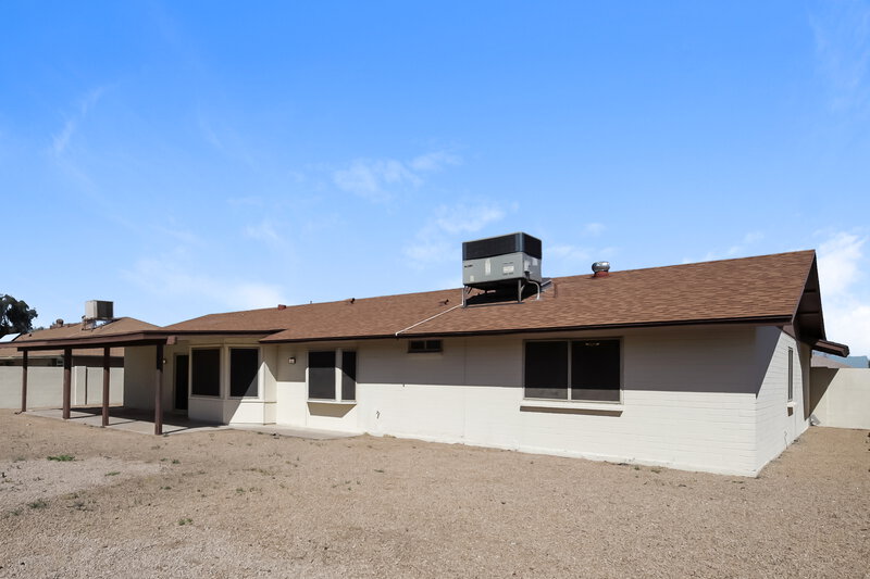 2,335/Mo, 3945 W Meadow Dr Glendale, AZ 85308 Rear View