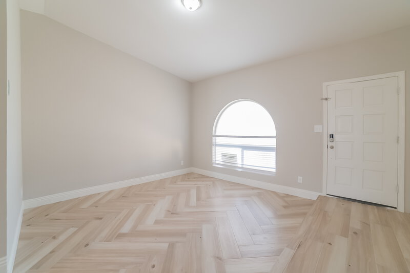 2,570/Mo, 631 W Lindner Ave Mesa, AZ 85210 Living Room View