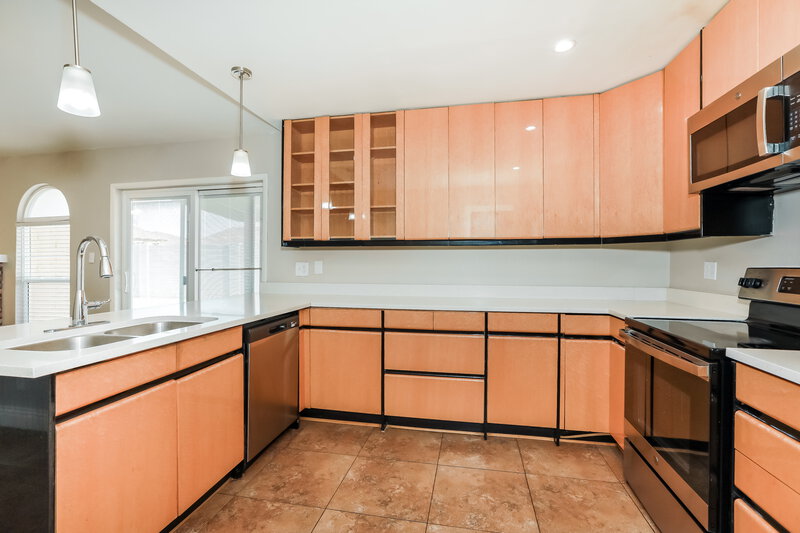 2,735/Mo, 631 W Lindner Ave Mesa, AZ 85210 Kitchen View 2