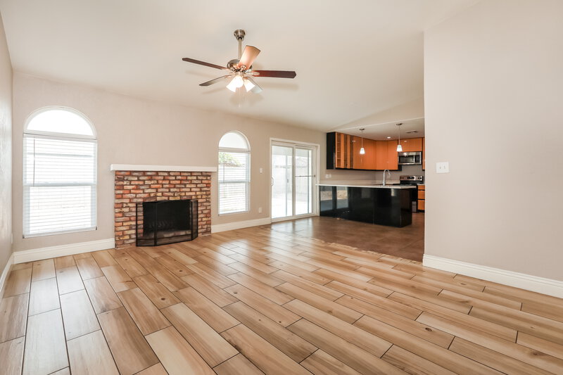 2,735/Mo, 631 W Lindner Ave Mesa, AZ 85210 Family Room View