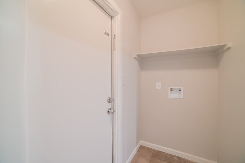 2,570/Mo, 631 W Lindner Ave Mesa, AZ 85210 Laundry Room View