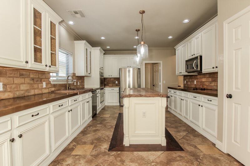 4,430/Mo, 19622 E Arrowhead Trl Queen Creek, AZ 85142 Kitchen View 2