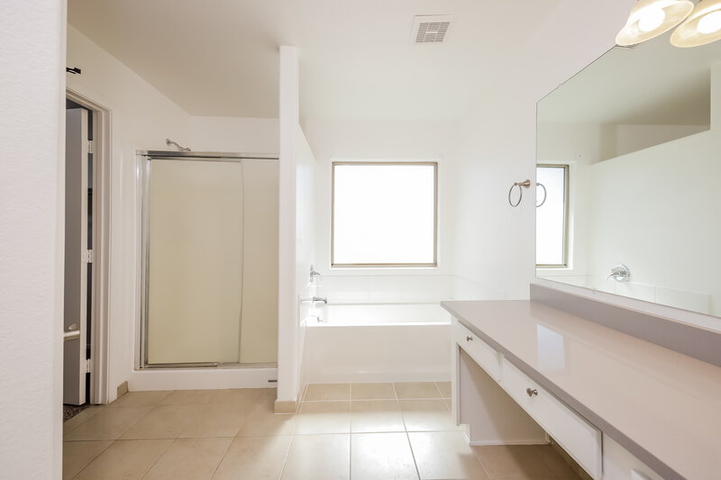 2,495/Mo, 2255 E Parkside Ln Phoenix, AZ 85024 Main Bathroom View