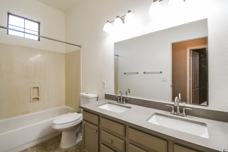 2,490/Mo, 11021 E Dover St Mesa, AZ 85207 Bathroom View